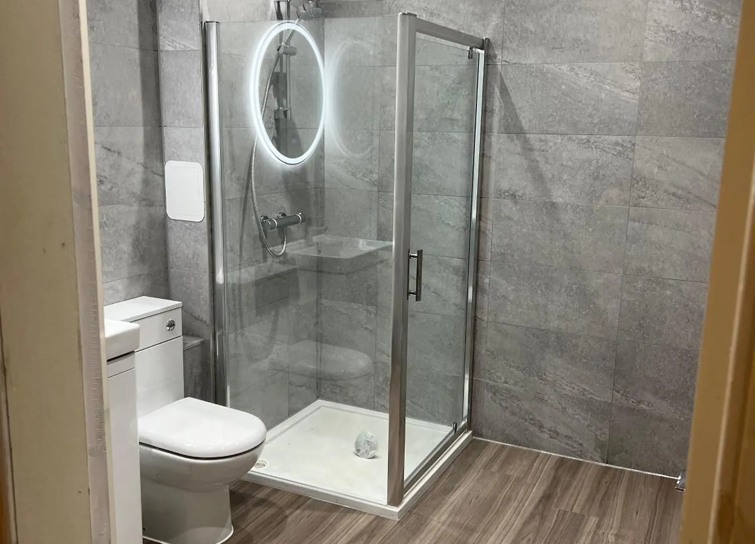 Beautiful 2 Bed 2 Bath Flat Overlooking Meadows Park Edynburg 0*,